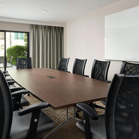 Courtyard By Marriott Los Angeles Pasadena Old Town מראה חיצוני תמונה