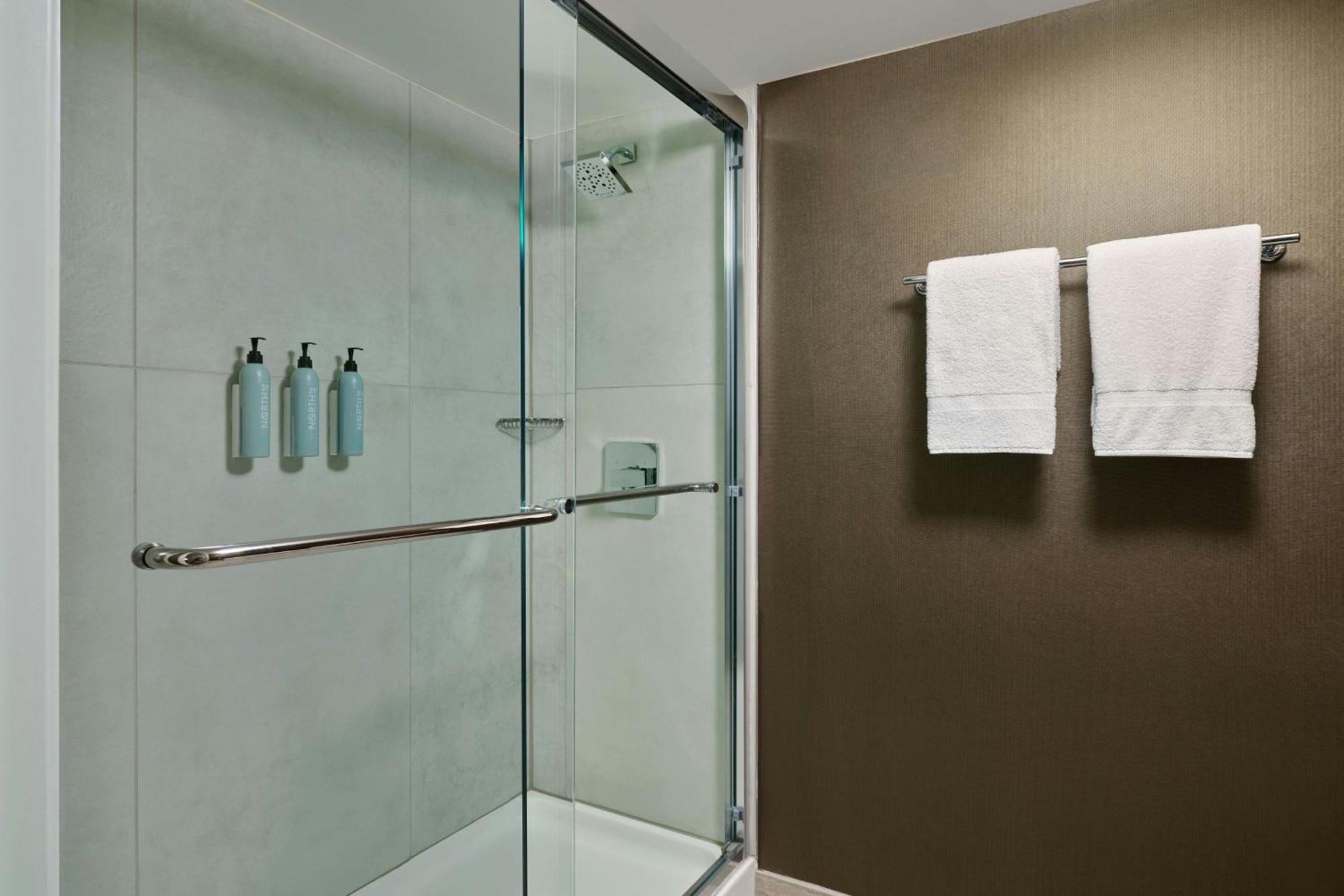 Courtyard By Marriott Los Angeles Pasadena Old Town מראה חיצוני תמונה