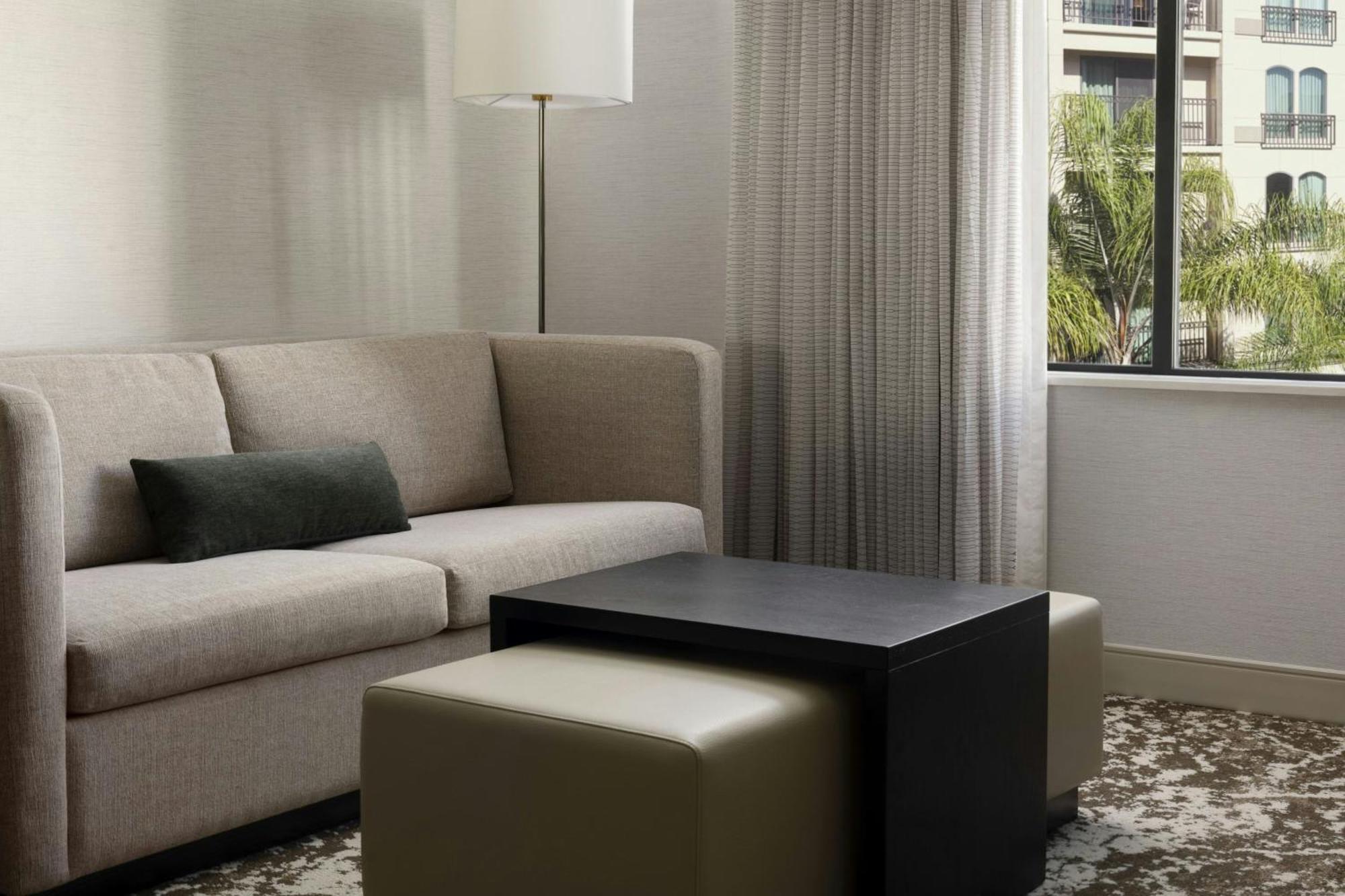 Courtyard By Marriott Los Angeles Pasadena Old Town מראה חיצוני תמונה