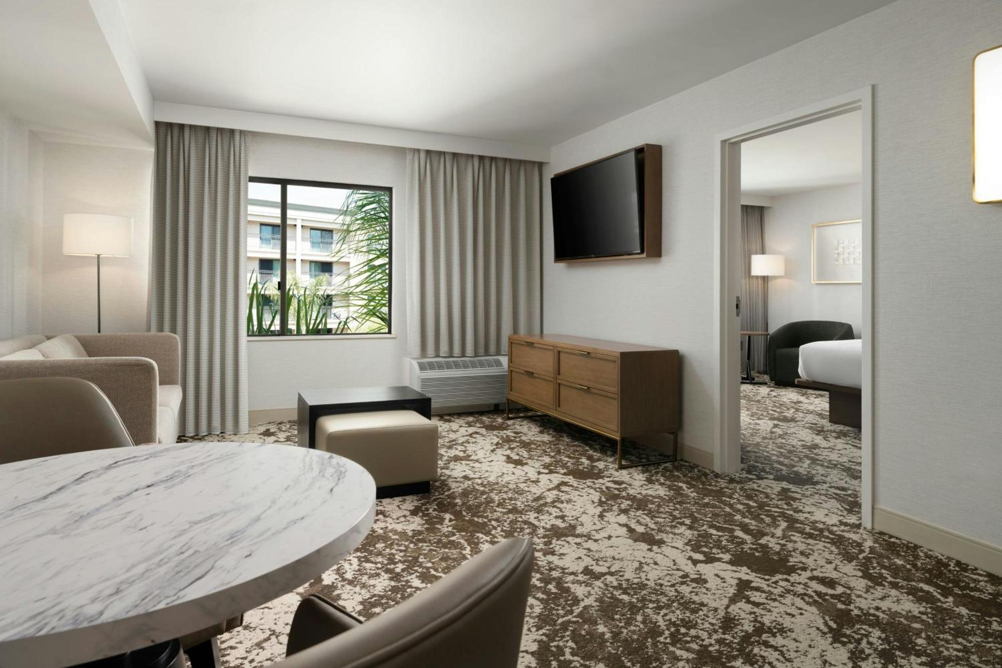 Courtyard By Marriott Los Angeles Pasadena Old Town מראה חיצוני תמונה