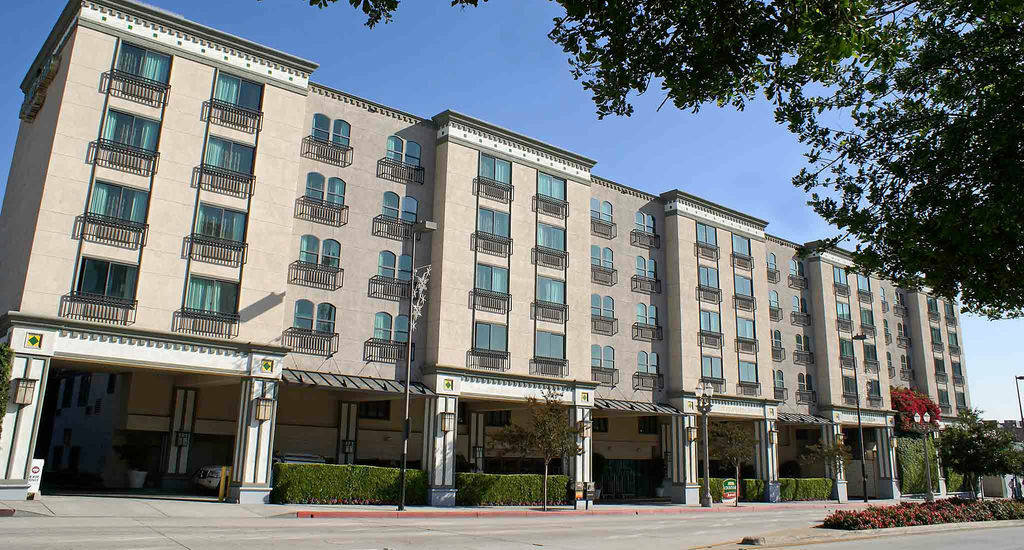 Courtyard By Marriott Los Angeles Pasadena Old Town מראה חיצוני תמונה