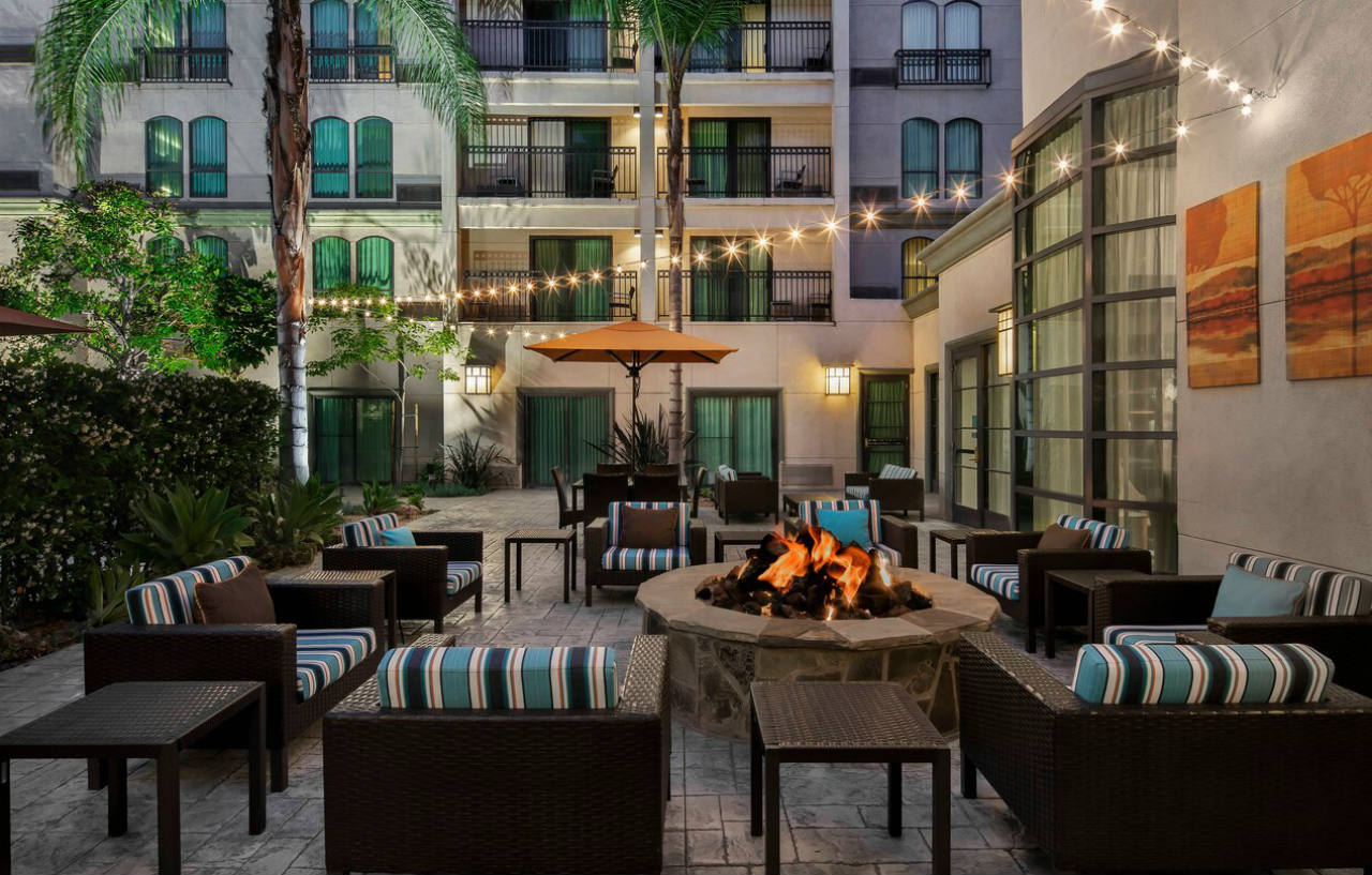 Courtyard By Marriott Los Angeles Pasadena Old Town מראה חיצוני תמונה